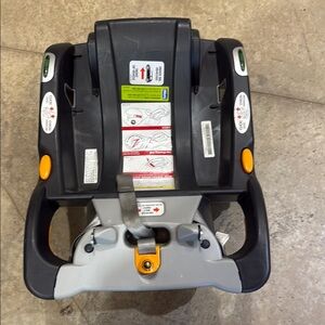 Chic Infant Car Seat Base in Black and Gray